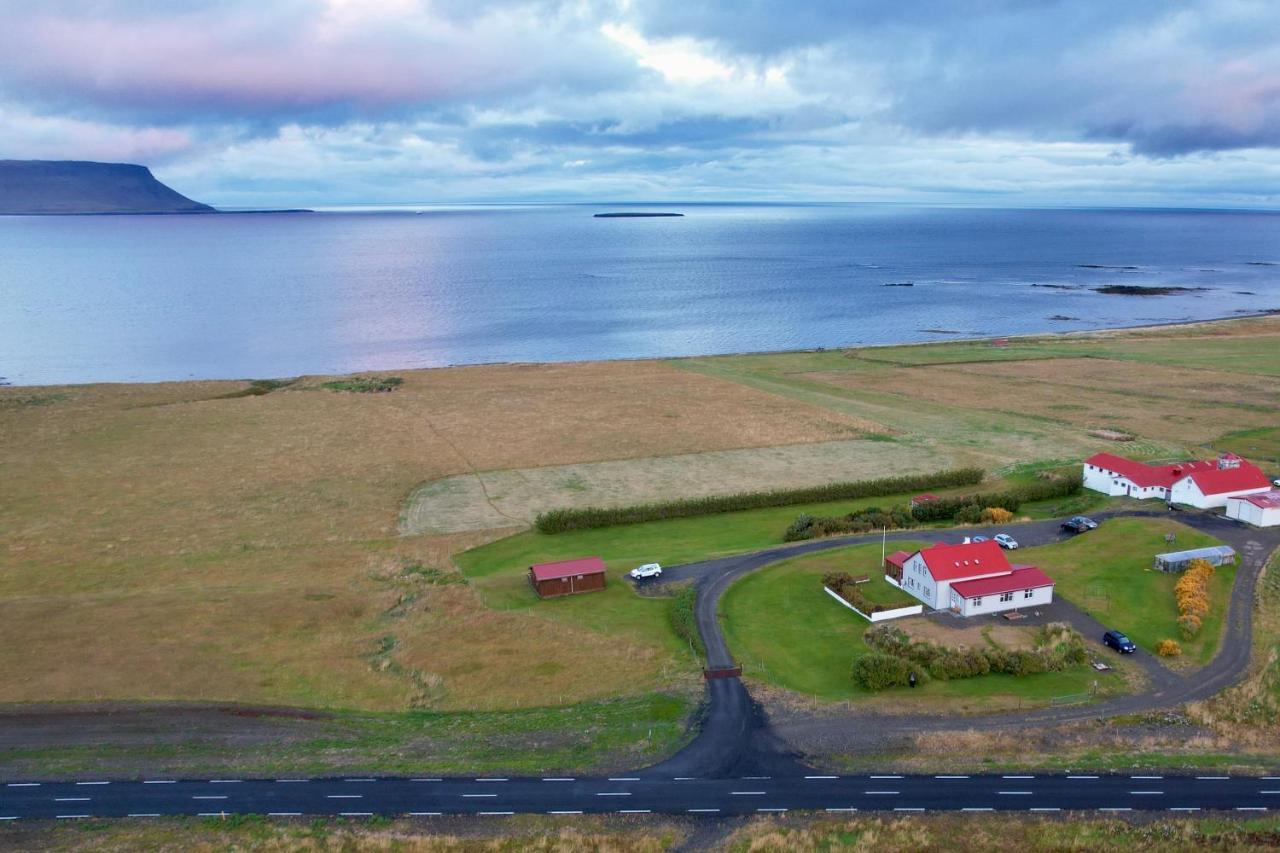 Sudur-Bar Guesthouse グルンダルフィヨルズル エクステリア 写真