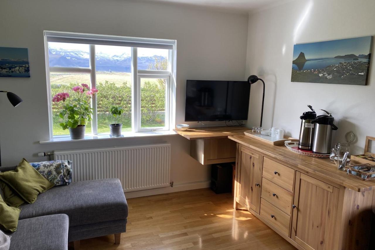 Sudur-Bar Guesthouse グルンダルフィヨルズル エクステリア 写真