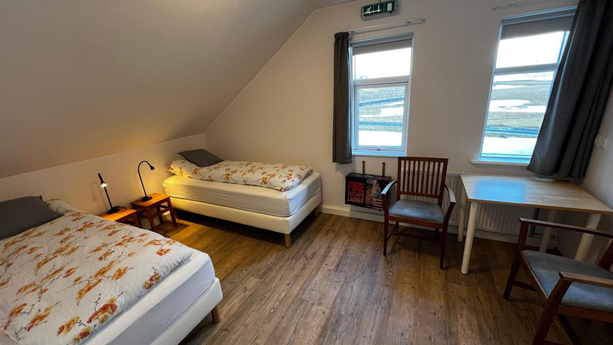 Sudur-Bar Guesthouse グルンダルフィヨルズル エクステリア 写真