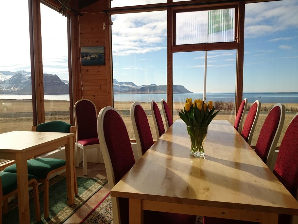 Sudur-Bar Guesthouse グルンダルフィヨルズル エクステリア 写真