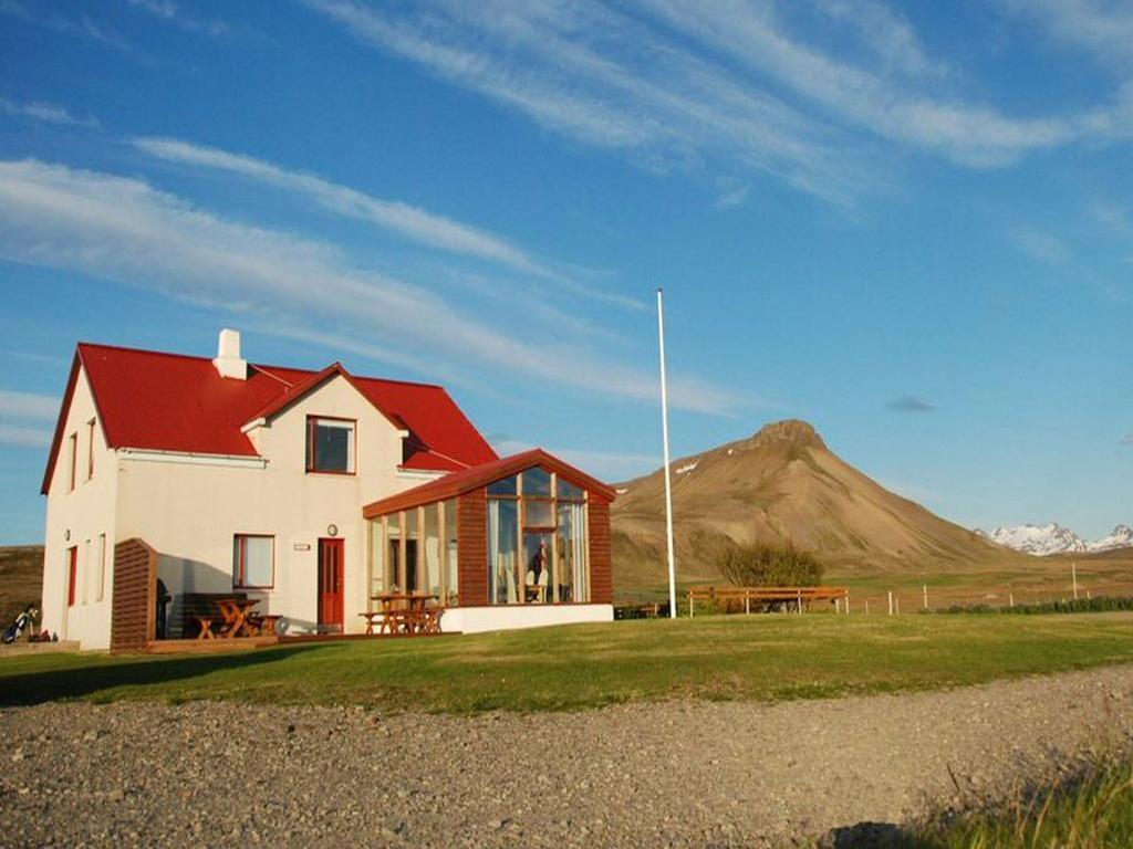 Sudur-Bar Guesthouse グルンダルフィヨルズル エクステリア 写真
