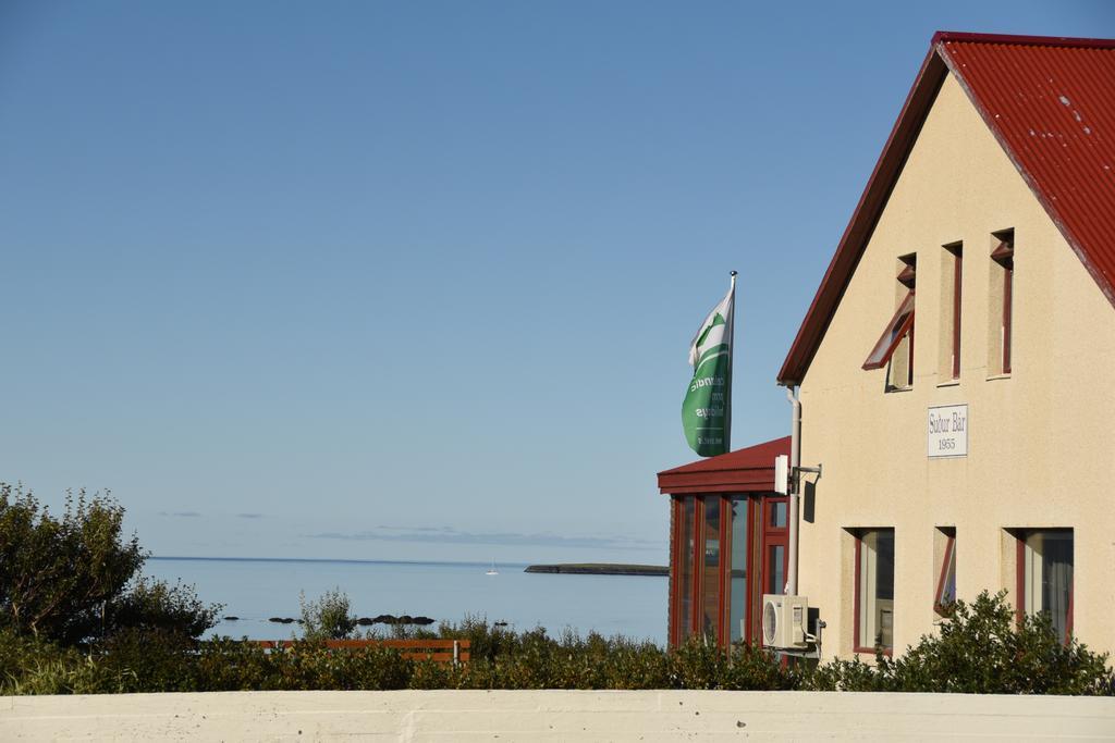 Sudur-Bar Guesthouse グルンダルフィヨルズル エクステリア 写真