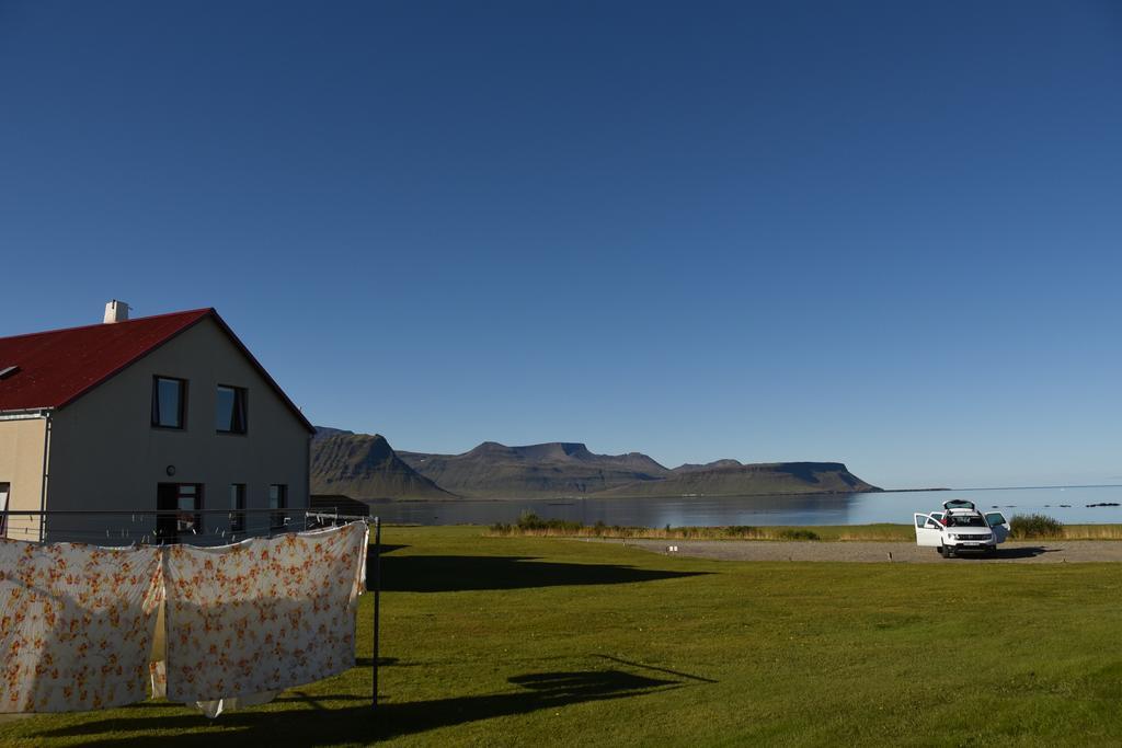 Sudur-Bar Guesthouse グルンダルフィヨルズル エクステリア 写真