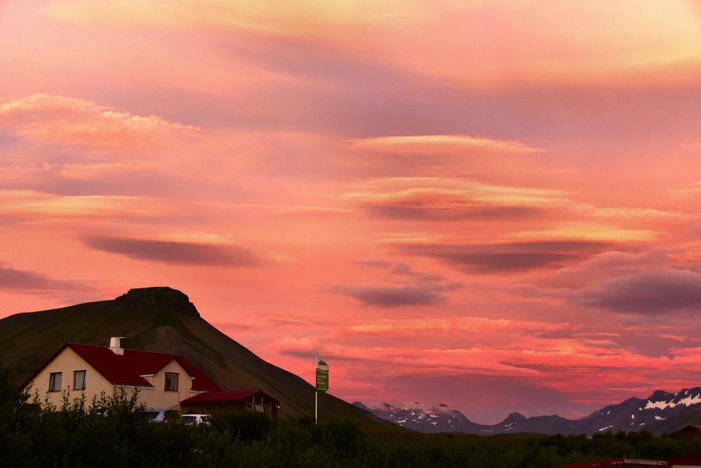 Sudur-Bar Guesthouse グルンダルフィヨルズル エクステリア 写真